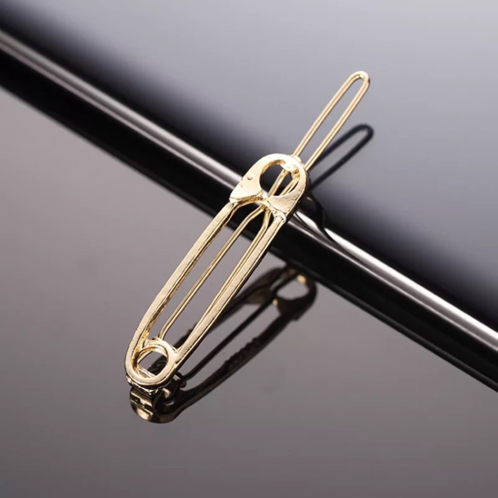 ⚜️[𝟯/$𝟭𝟴]⚜️Safety Pin Simple Hair Clip NEW - Picture 7 of 8